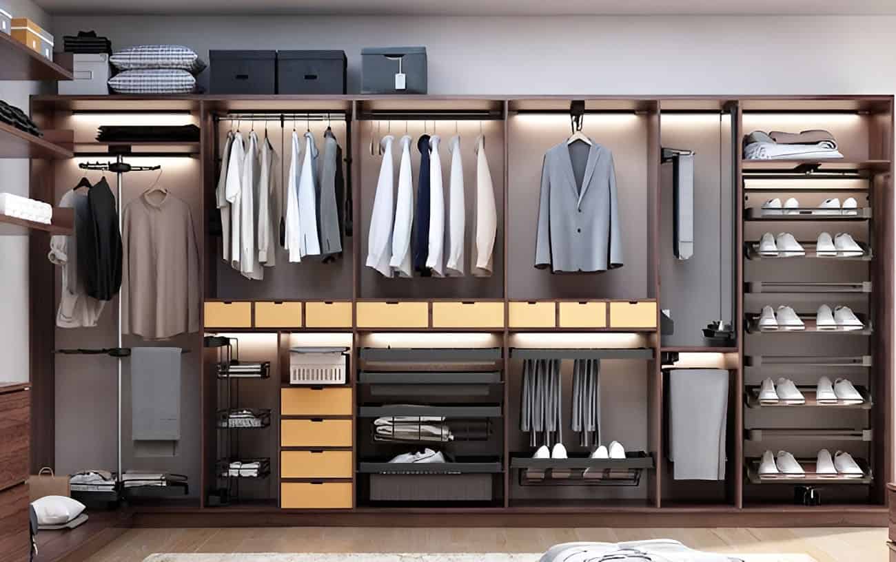 Sử dụng các sản phẩm đựng đồ tiện ích: Tủ quần áo, kệ, hộp nhựa… để quản lý đồ dùng